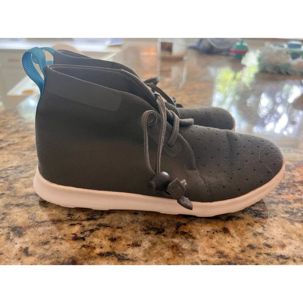Native kids slip on chukka boot